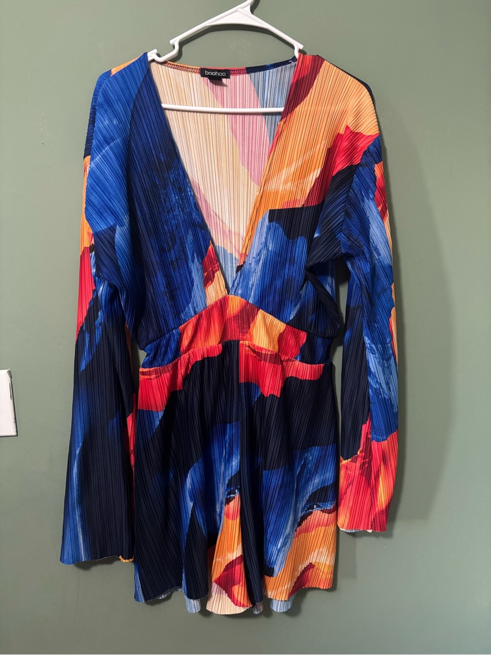 Boohoo Multicolor Pleated V-Neck romper